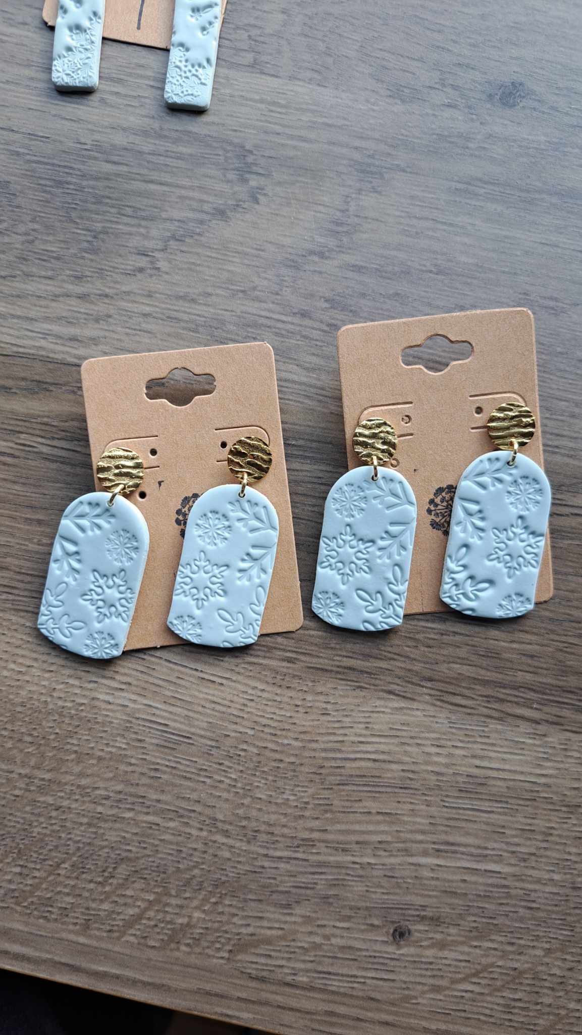 Blizzard Arch Polymer Clay Dangle Earrings (V)