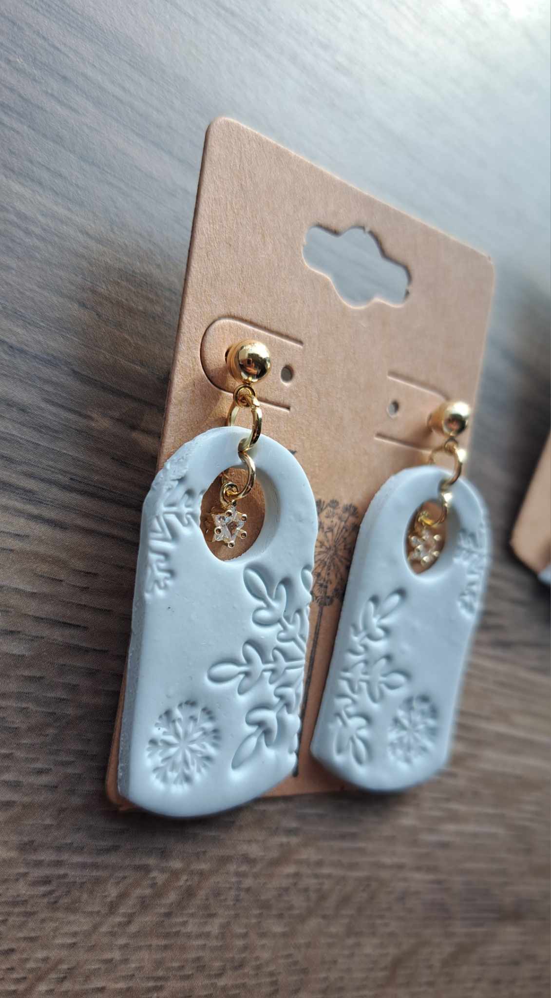 Blizzard Arch Polymer Clay Dangle Earrings (T)
